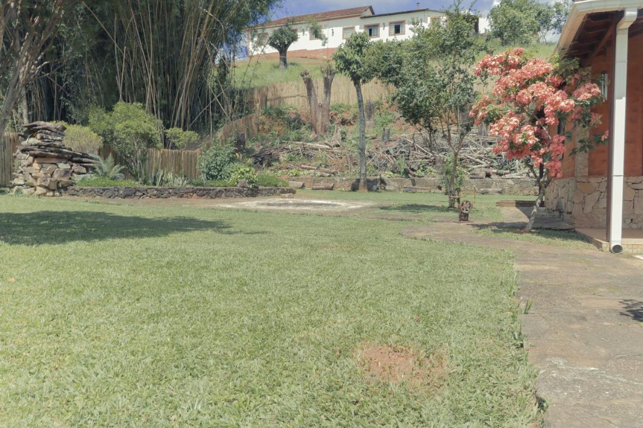 Em Tiradentes, Minas Gerais, Casa Tipica E Espacosa Em Terreno Arborizado Exteriér fotografie